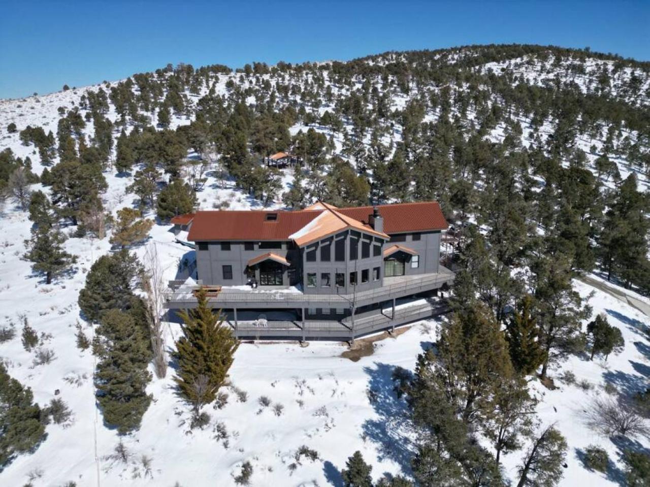 Steel Pine Lodge A Rustic Mountain Retreat Views Baldwin Lake Екстериор снимка