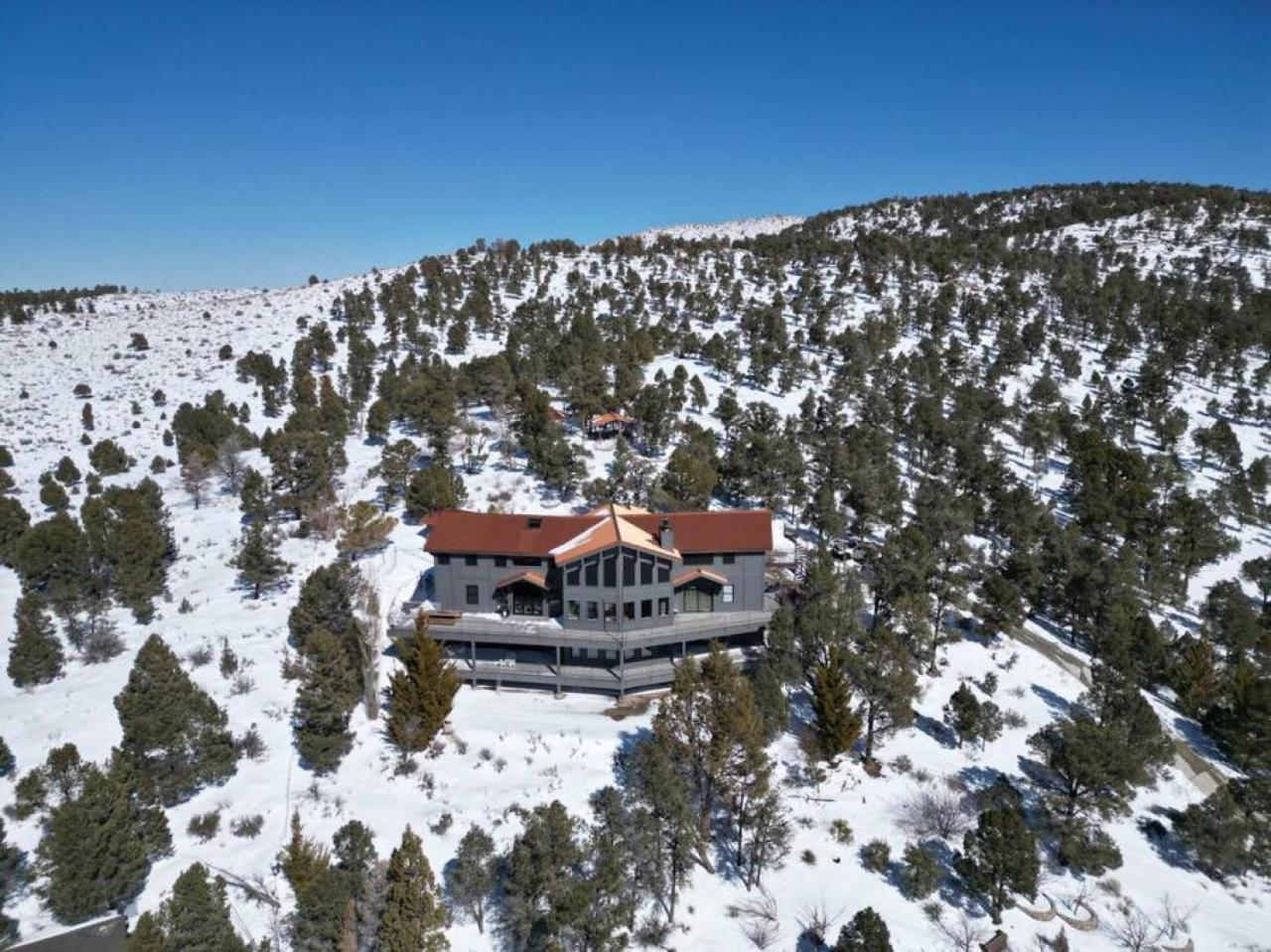Steel Pine Lodge A Rustic Mountain Retreat Views Baldwin Lake Екстериор снимка