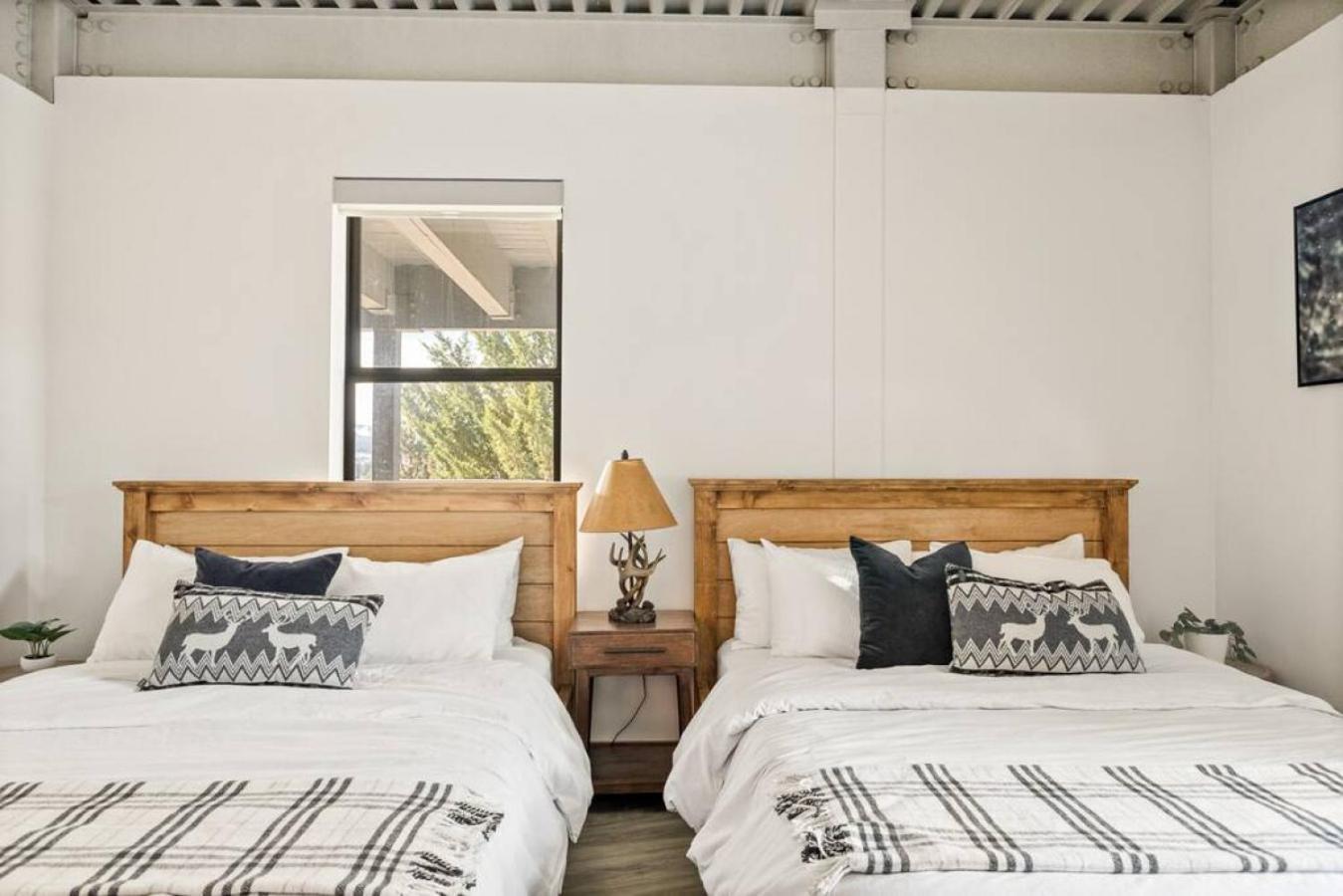 Steel Pine Lodge A Rustic Mountain Retreat Views Baldwin Lake Екстериор снимка
